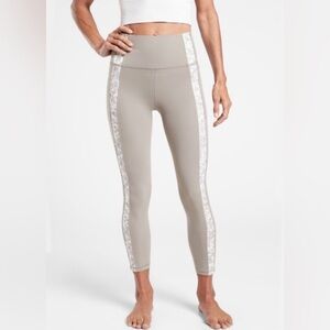 Athleta Grey Camo Salutation Stash Pocket II Serene 7/8 Tight Womens Sz Medium